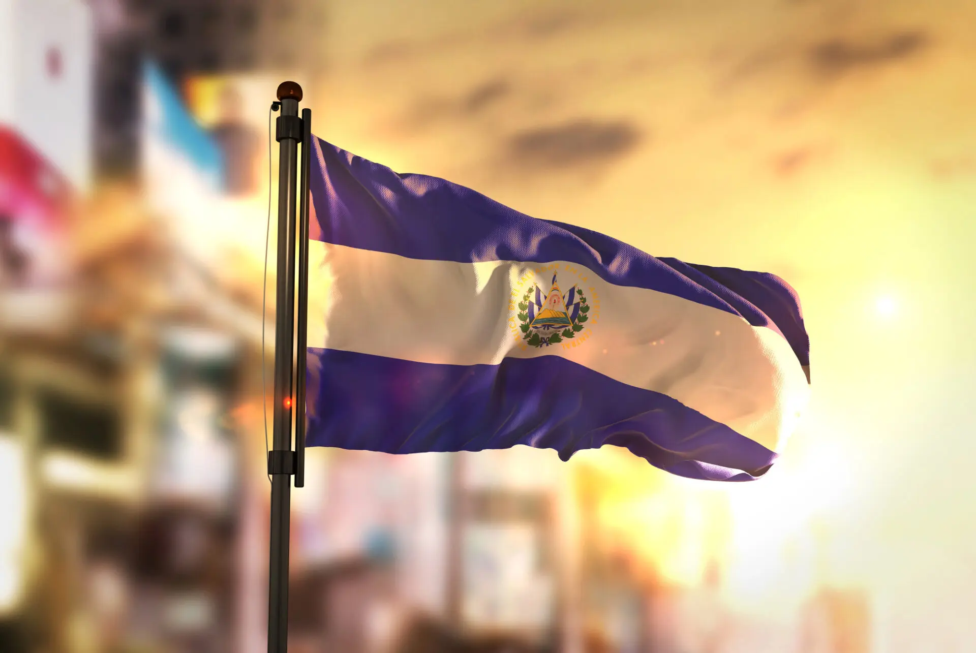 El Salvador: marcia indietro su Bitcoin per l'accordo col FMI