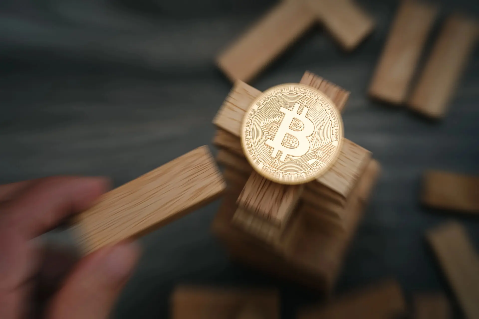 Bitcoin cala ancora verso i $66k: che succede lato “macro”?