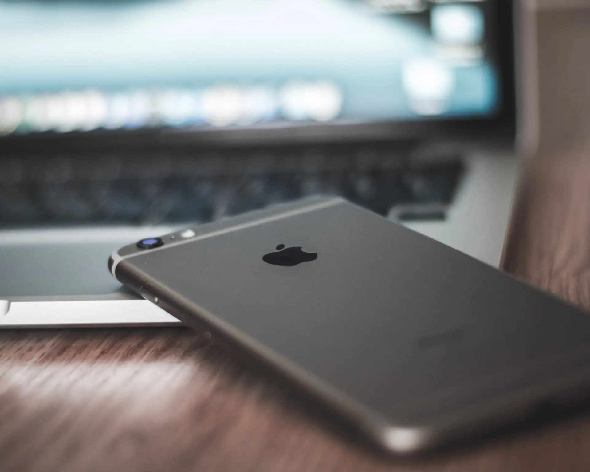 Apple vuole acquistare i diritti sulla storia del crollo di FTX