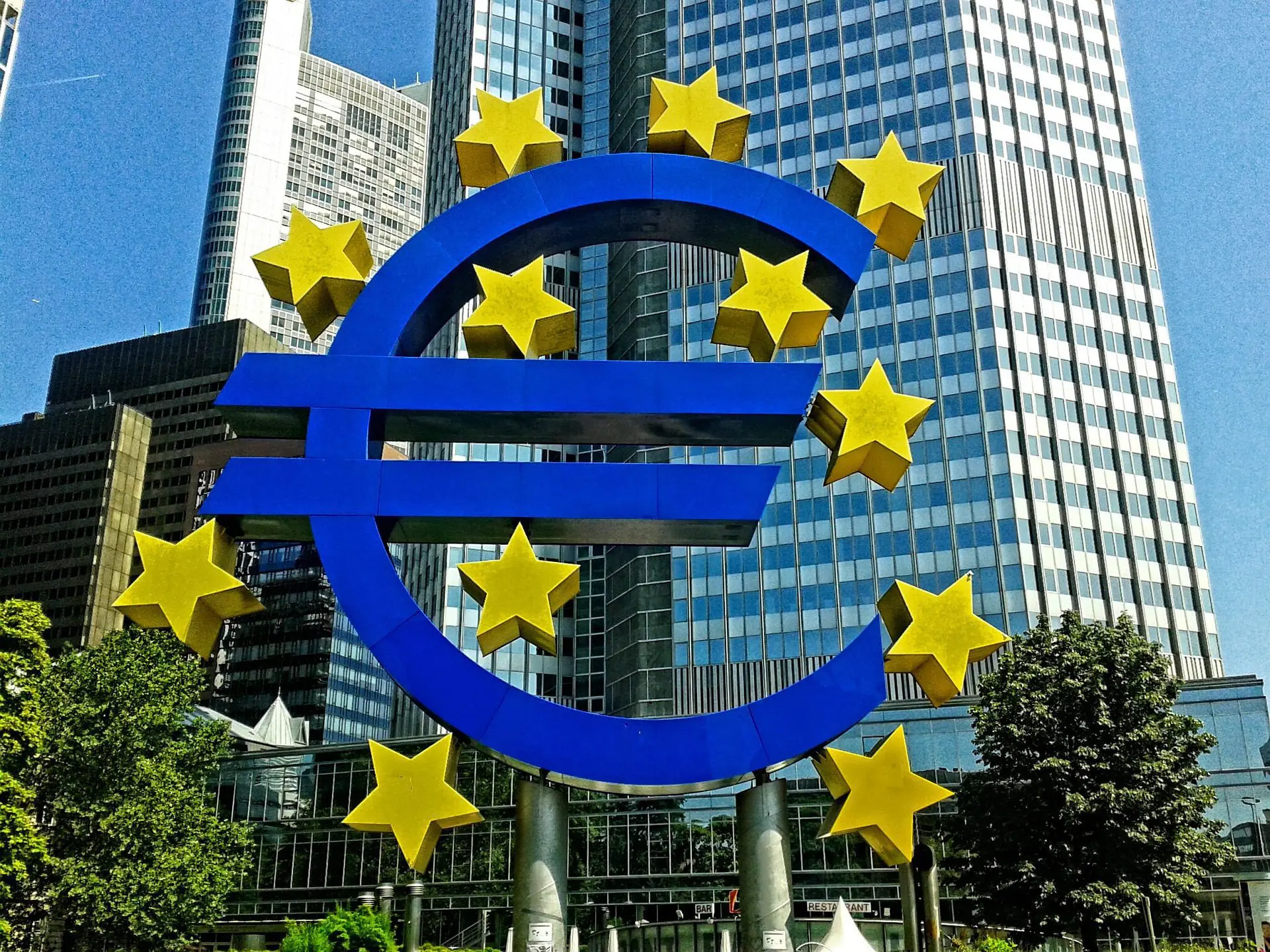 Per la Lagarde, le CBDC sono “necessarie” (le crypto, no)