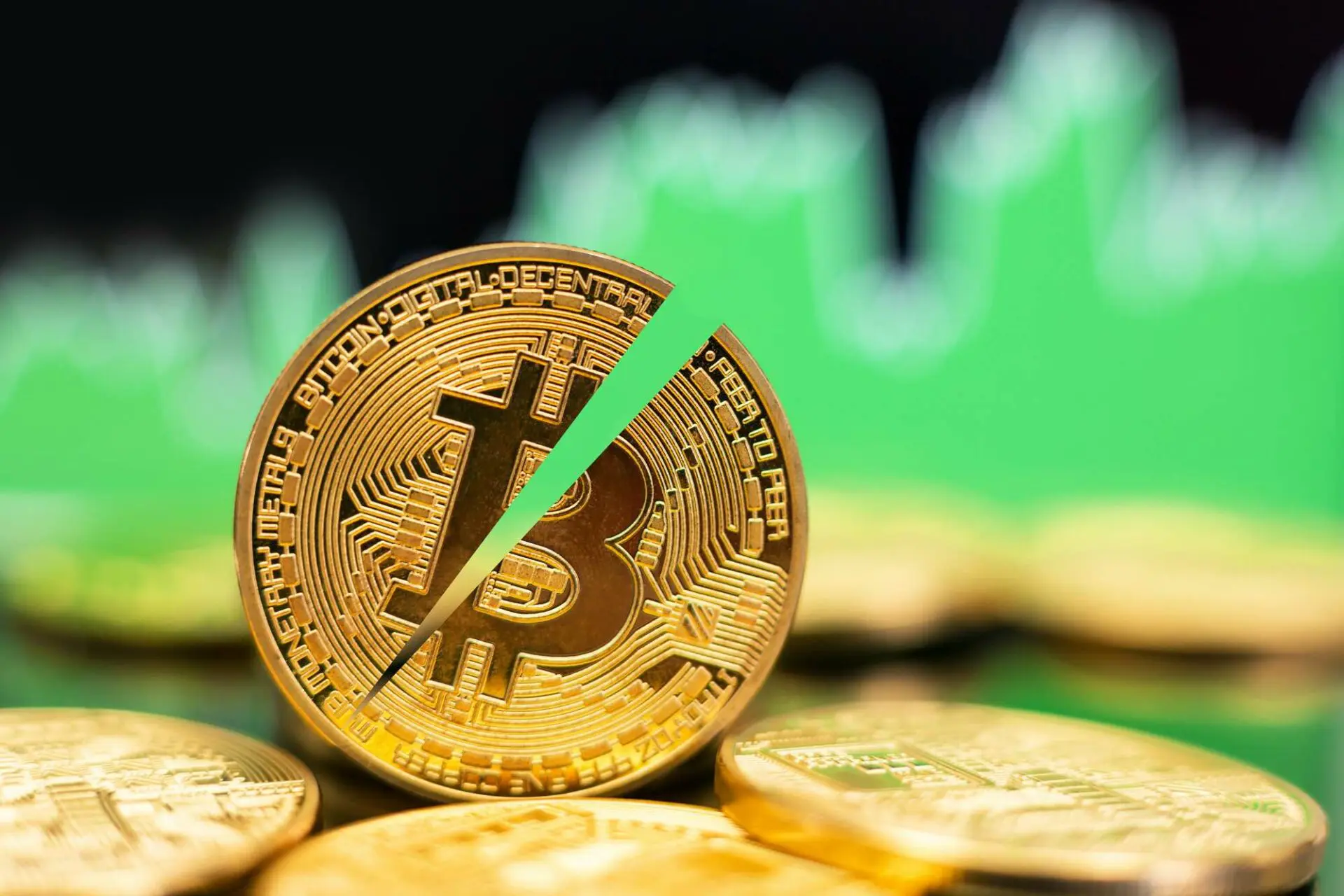 Bitcoin: monta l’HYPE per l’halving. Target a $90k per Bernstein
