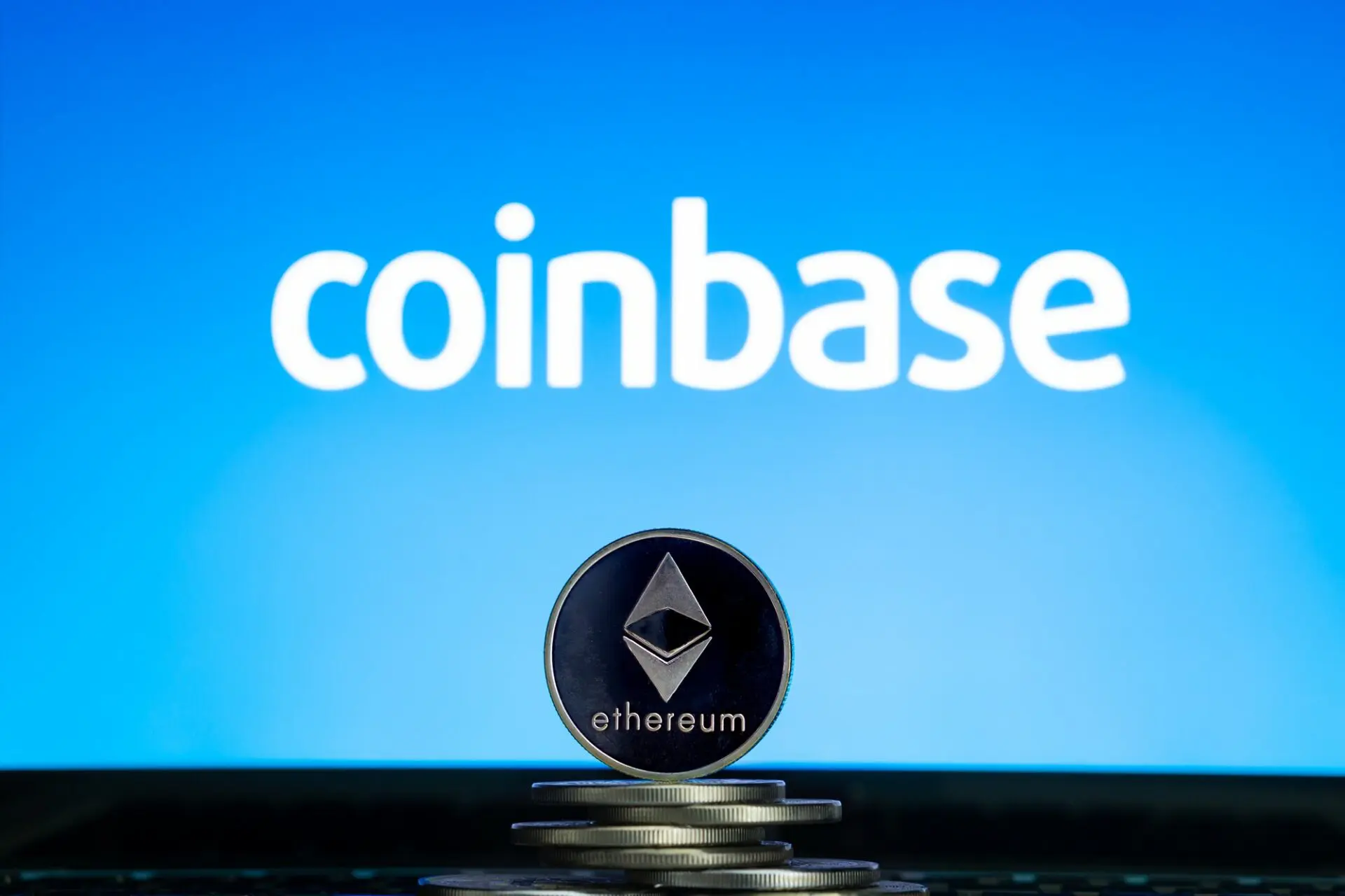 Coinbase fa causa alla SEC per chiarire le normative crypto