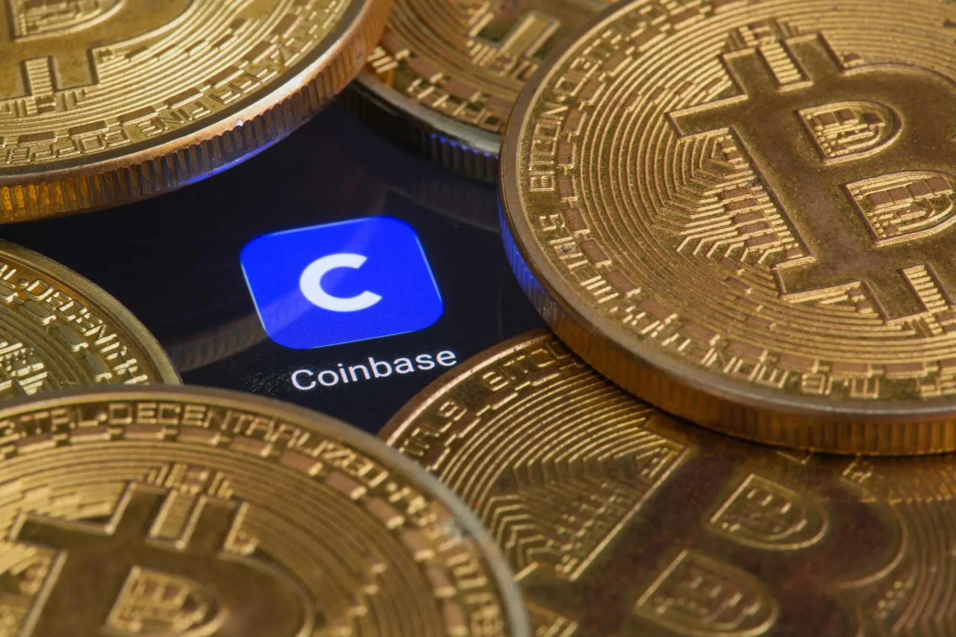 Coinbase: le difficoltà arrivano anche dal mercato azionario