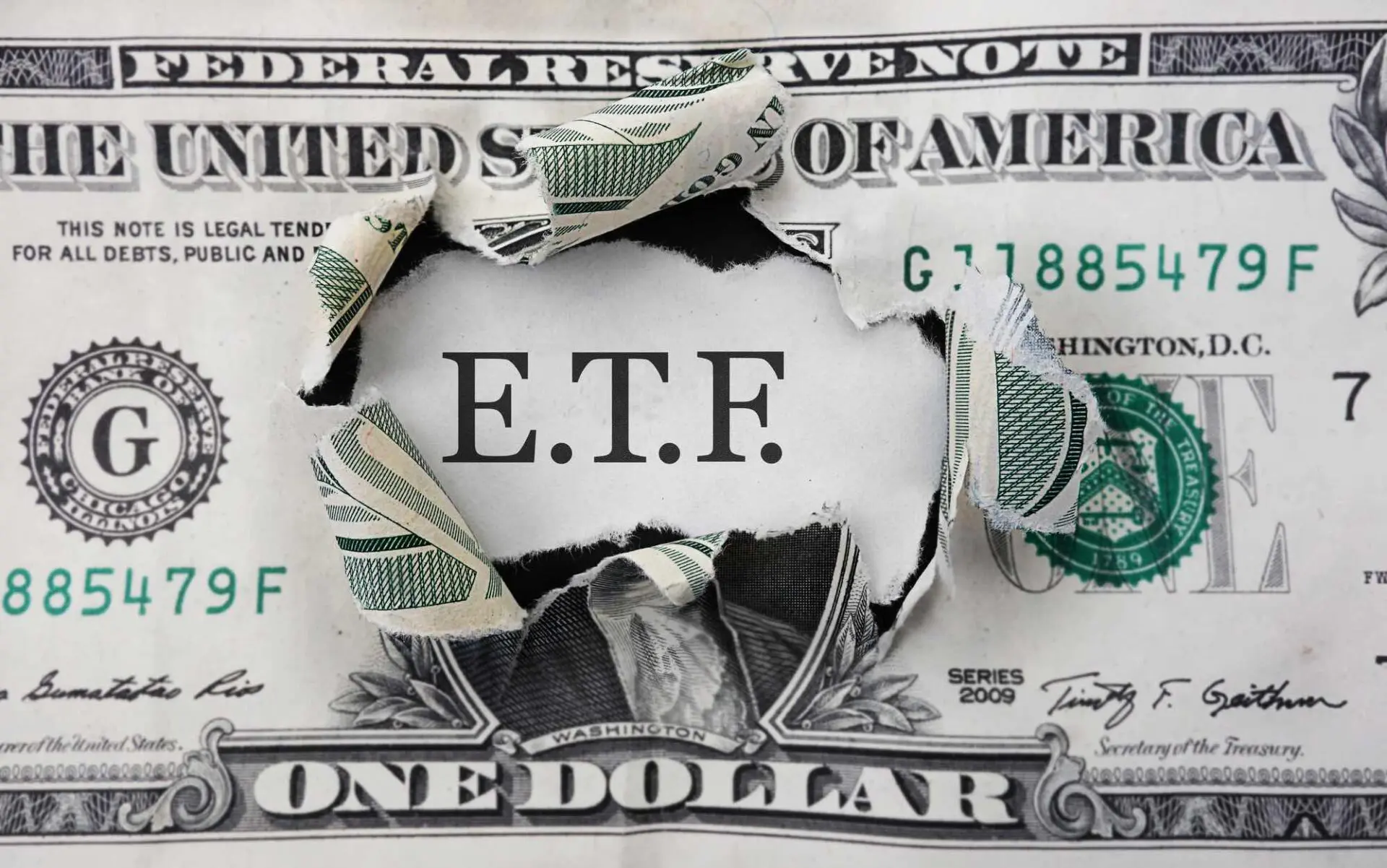 È corsa agli Ethereum ETF: sei domande presentate alla SEC