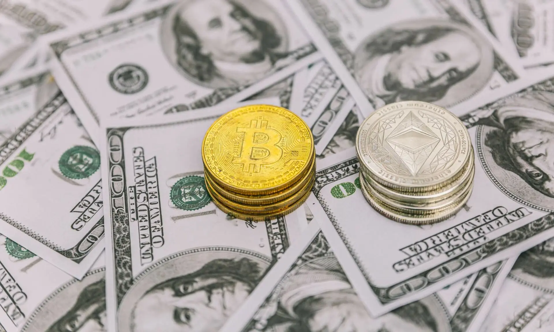 Larry Fink, ceo BlackRock, punta anche gli ETF spot Ethereum