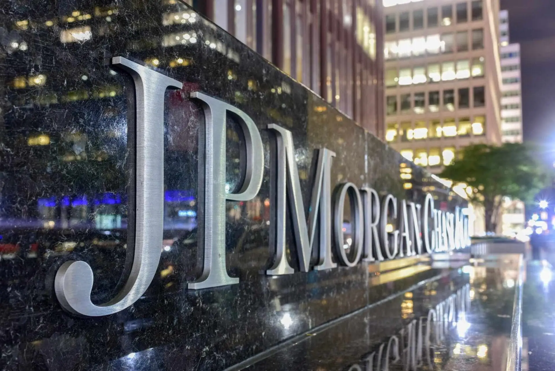 JPMorgan: “ETF spot Bitcoin, affare di Blackrock e Fidelity”