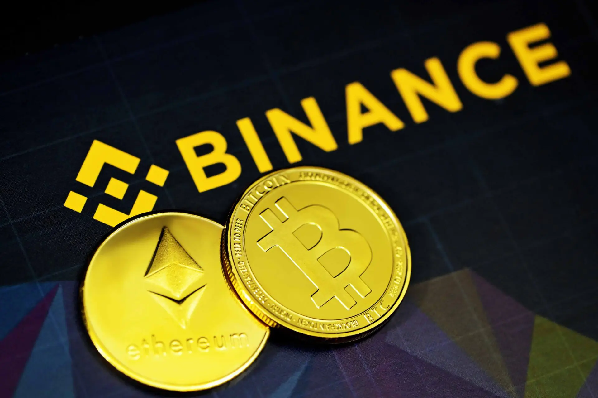 Binance dice ADDIO al Canada: Paese non amichevole per le crypto