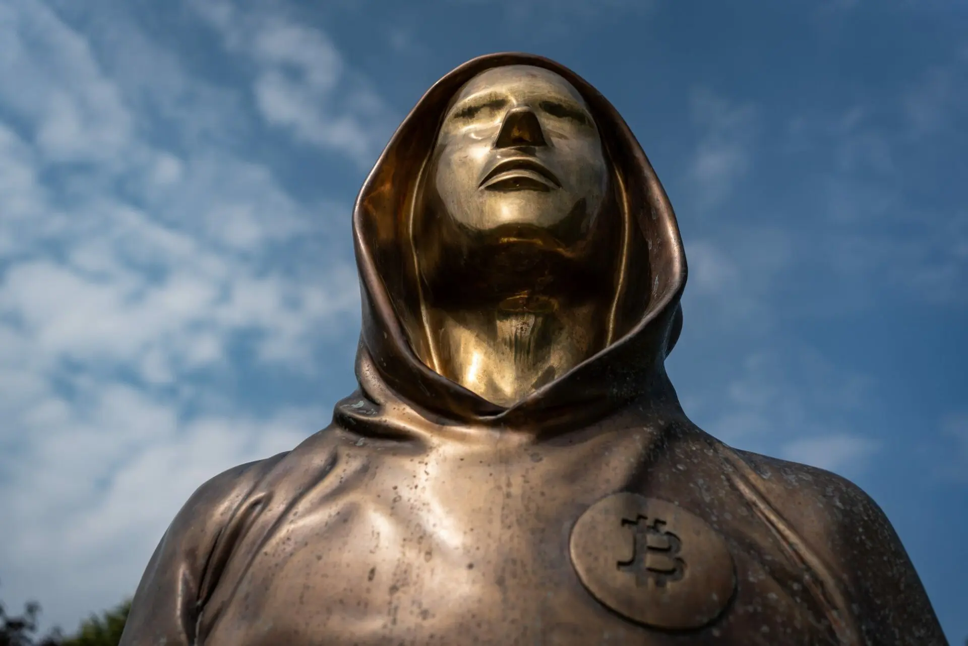 Bitcoin: il mistero dei $1,2 mln inviati a Satoshi Nakamoto