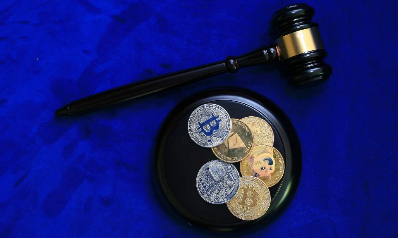 Regolamentazioni e criptovalute: quali sono i rischi?