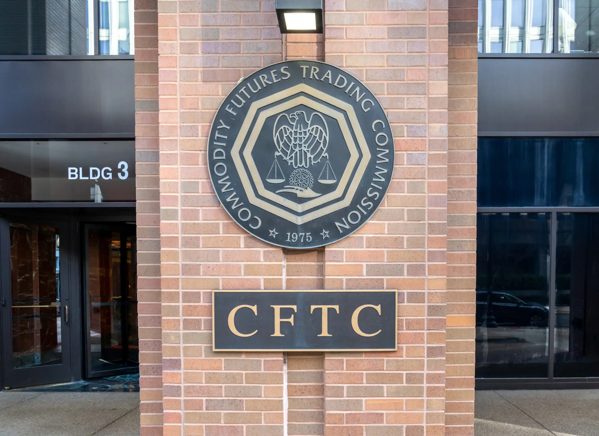 Cambia TUTTO negli Usa: Rostin Behnam lascia la CFTC