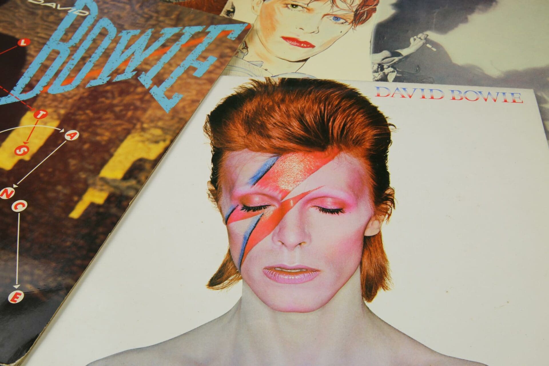 Le tracce inedite di David Bowie diventano NFT
