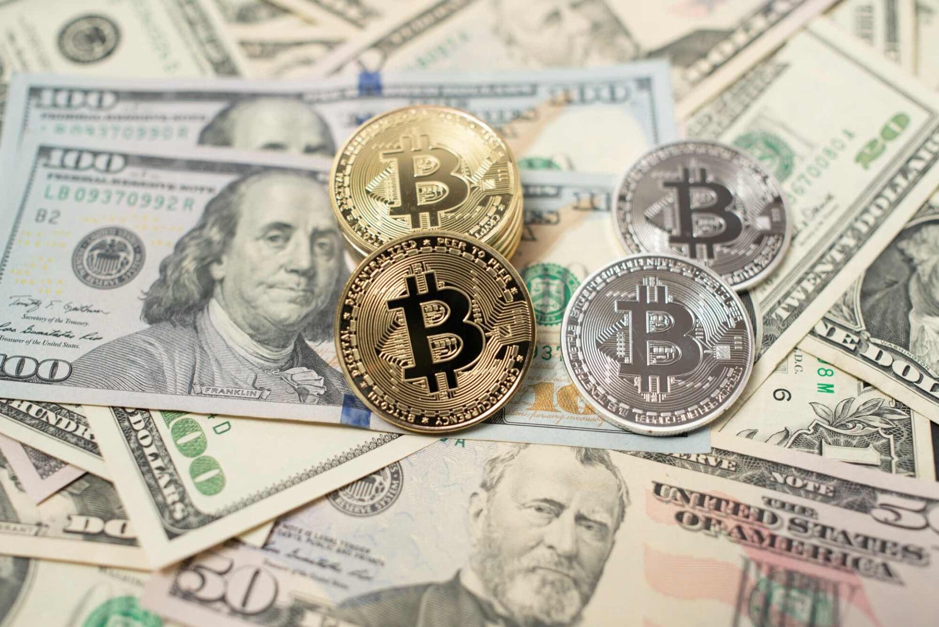 Bitcoin perde i $64k sullo sfondo degli ETF ouflow in crescita