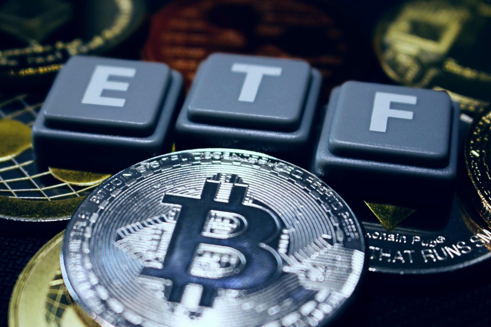 ETF spot Bitcoin: superati i 300mila BTC in gestione!
