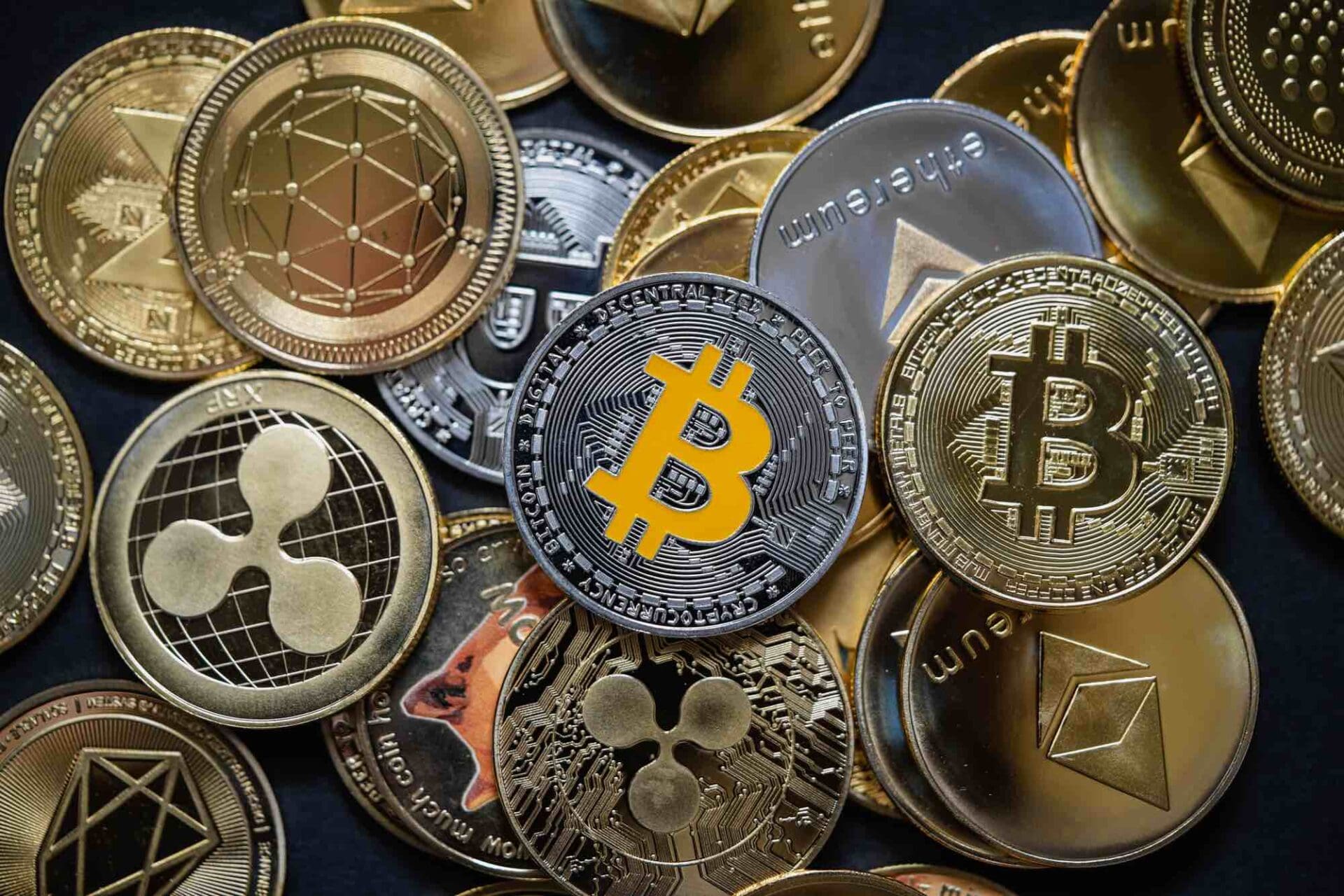 Le crypto ripartono: Bitcoin a $45k e Solana oltre $100