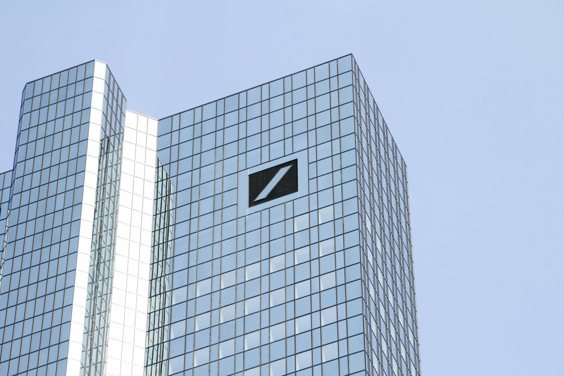 Deutsche Bank richiede una licenza per la custodia crypto