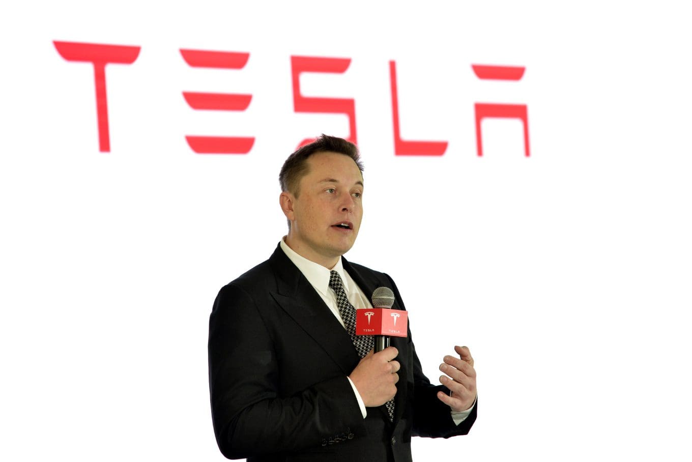 Elon Musk e la lettera sull'intelligenza artificiale