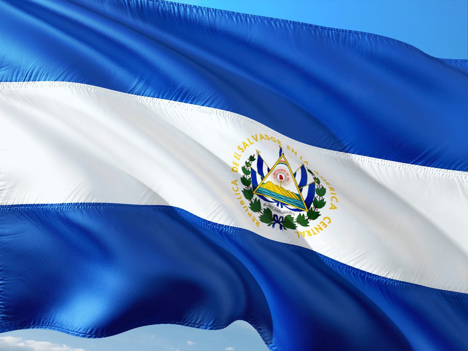 El Salvador apre a tutte le crypto (non solo Bitcoin)