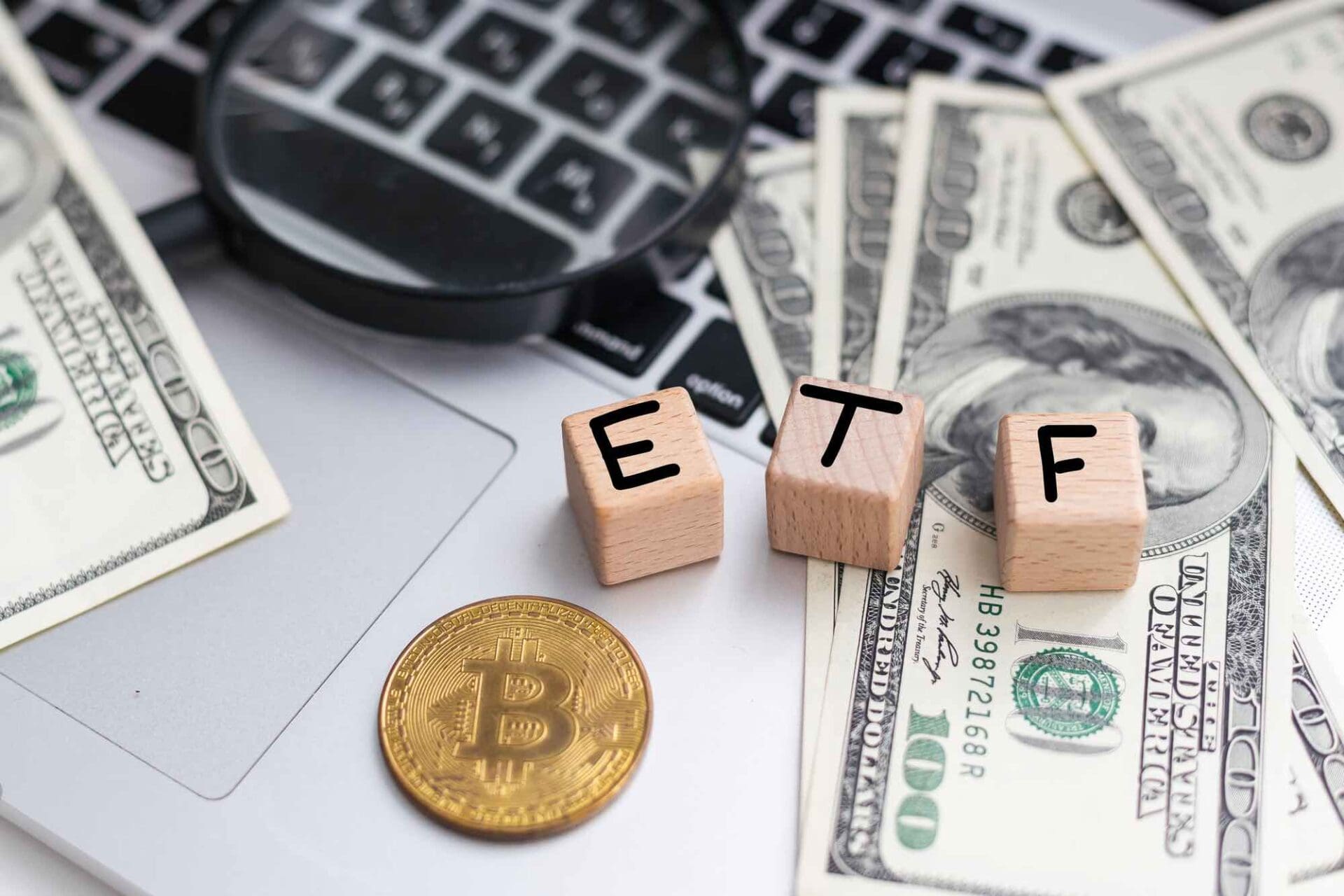 ETF spot Bitcoin: nuovi rinvii della SEC, ma il tempo stringe