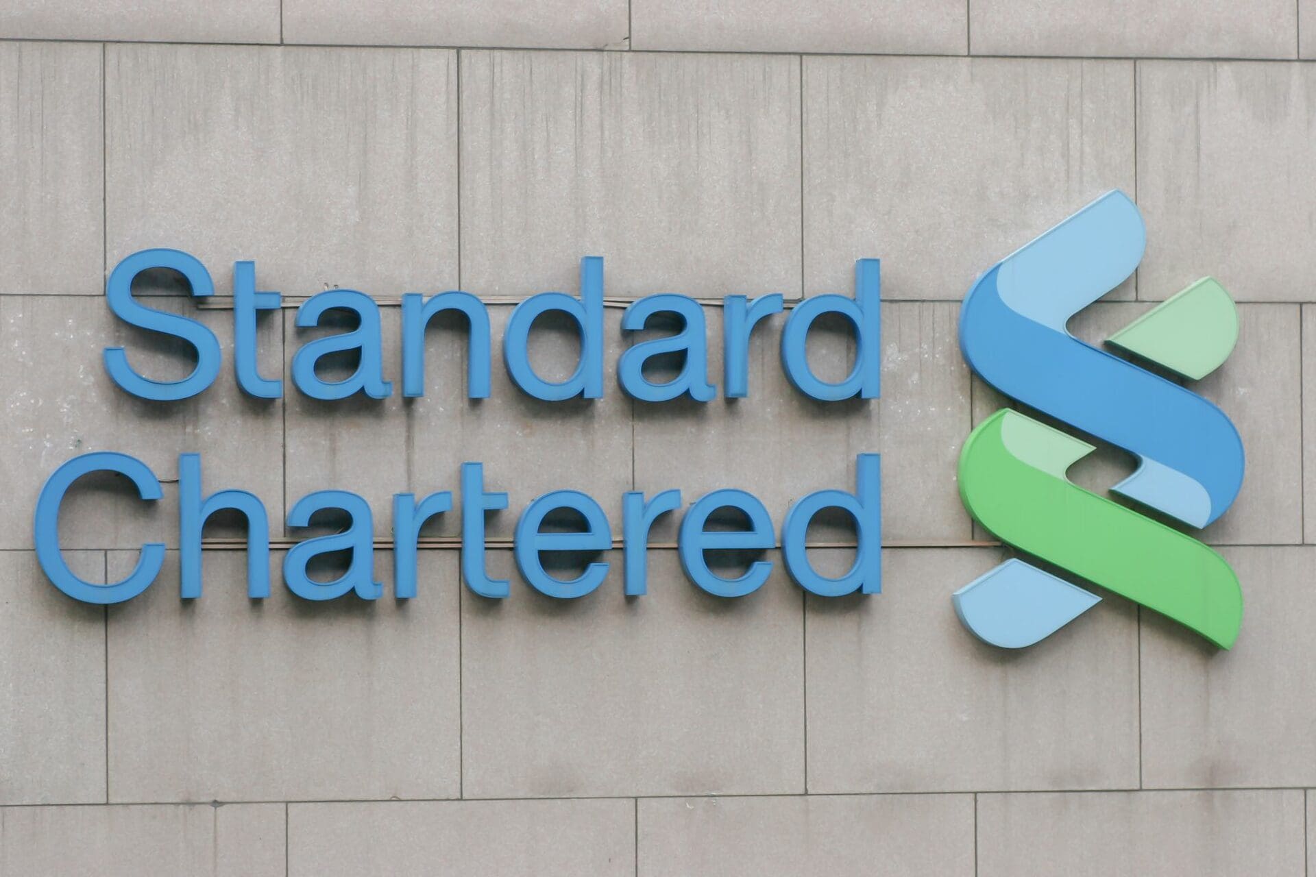 Standard Chartered apre il trading Bitcoin agli istituzionali