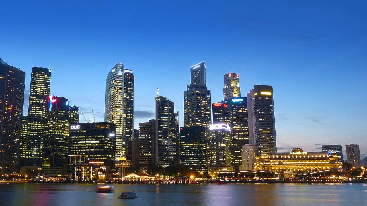Sempre meno Usa: Coinbase amplia i servizi a Singapore